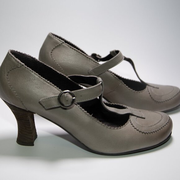 SOLD Miz Mooz "Kimmie Bootie" US 10 EU41 Taupe - Picture 1 of 6
